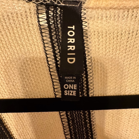 Torrid Ruana – One Size – Black & Ivory Stripe Knit, Open Front, Boho Cozy Layer - Picture 3 of 3